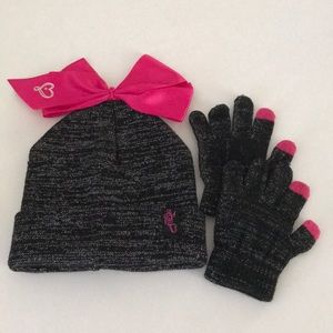 Jojo Siwa winter hat and gloves.